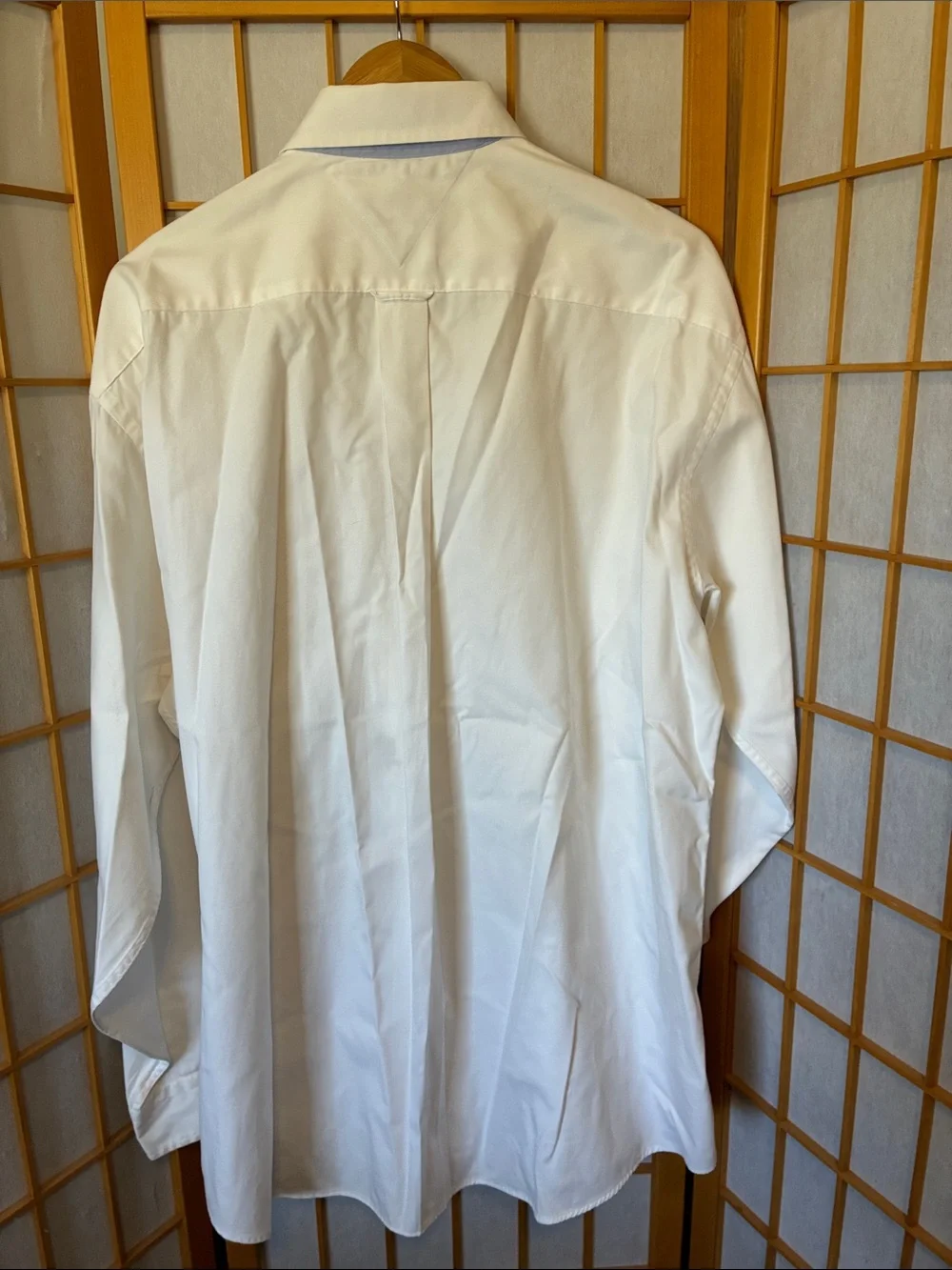 Tommy Hilfiger White Long-Sleeve Button-Down Dress Shirt